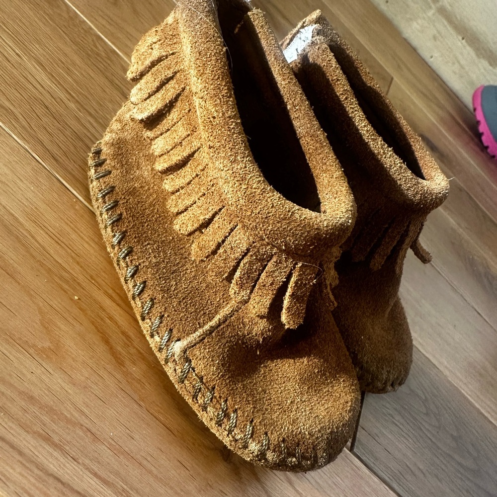 Toddler Minnetonka Moccasins sz 3